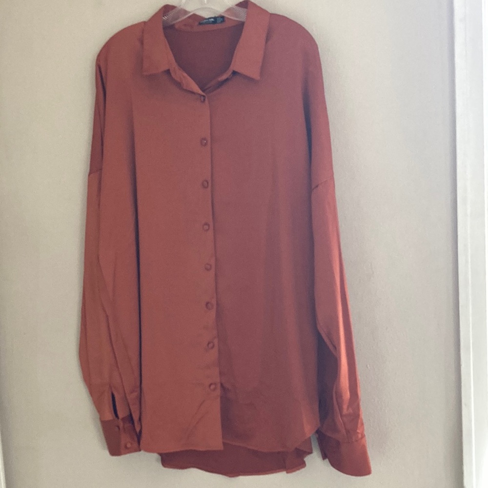NWT Long button up rust blouse